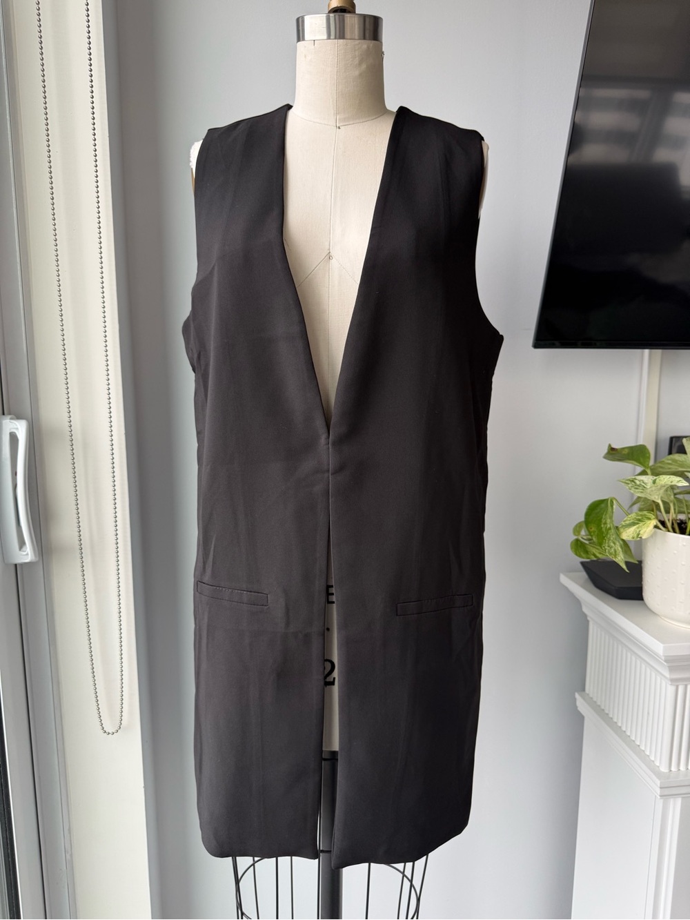 Black Sleeveless Long Vest